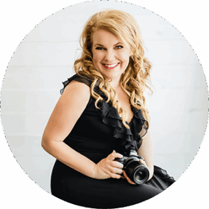 Headshot of Belinda the CEO and lead photographer of Captured By Belinda